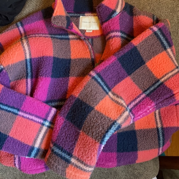 Cute and soft cropped sweater! - Picture 5 of 5